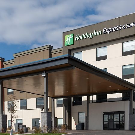 Holiday Inn Express & Suites - North Battleford By Ihg Exterior photo
