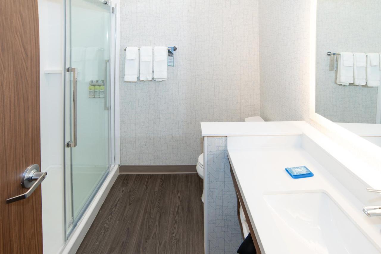Holiday Inn Express & Suites - North Battleford By Ihg Room photo