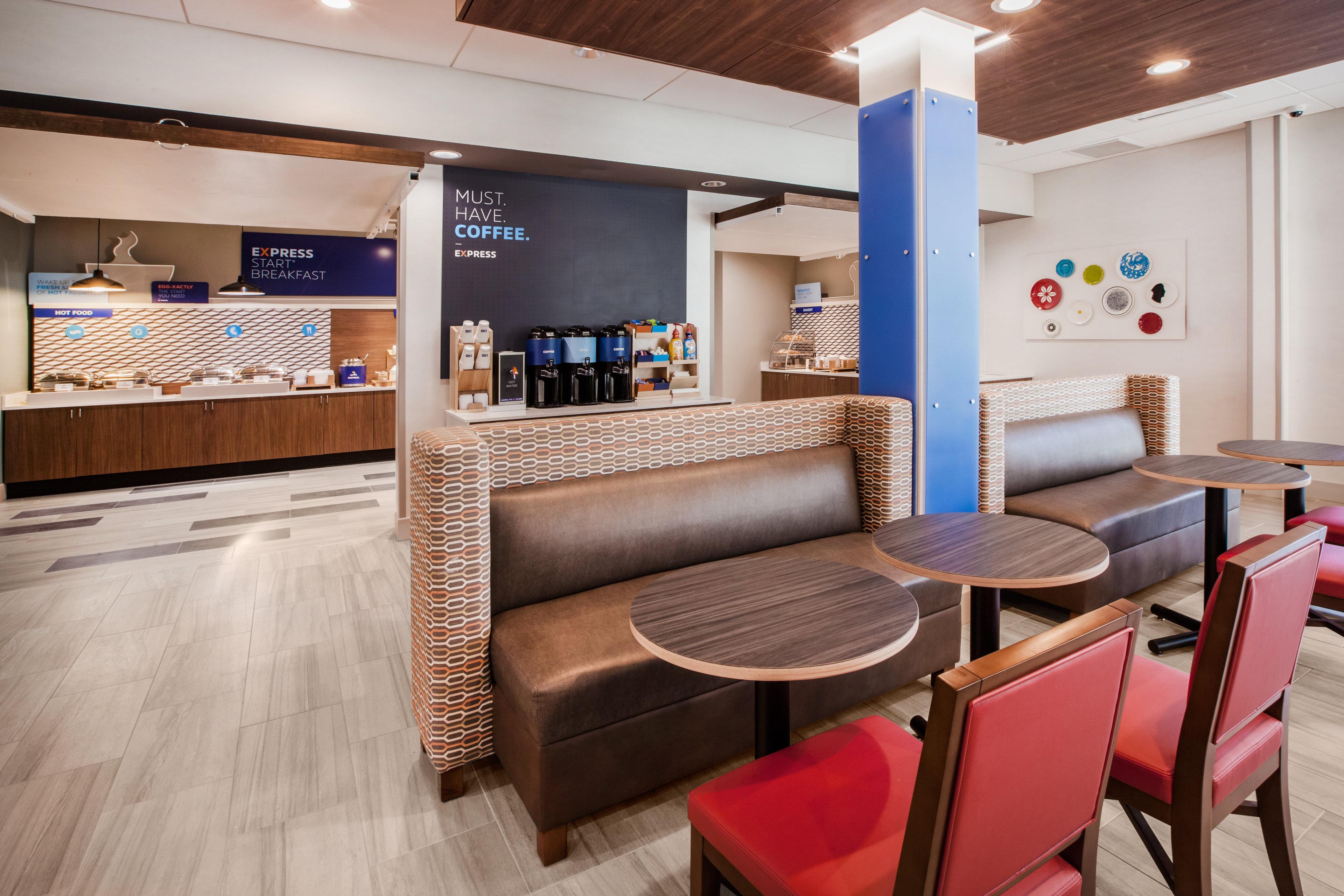 Holiday Inn Express & Suites - North Battleford By Ihg Exterior photo