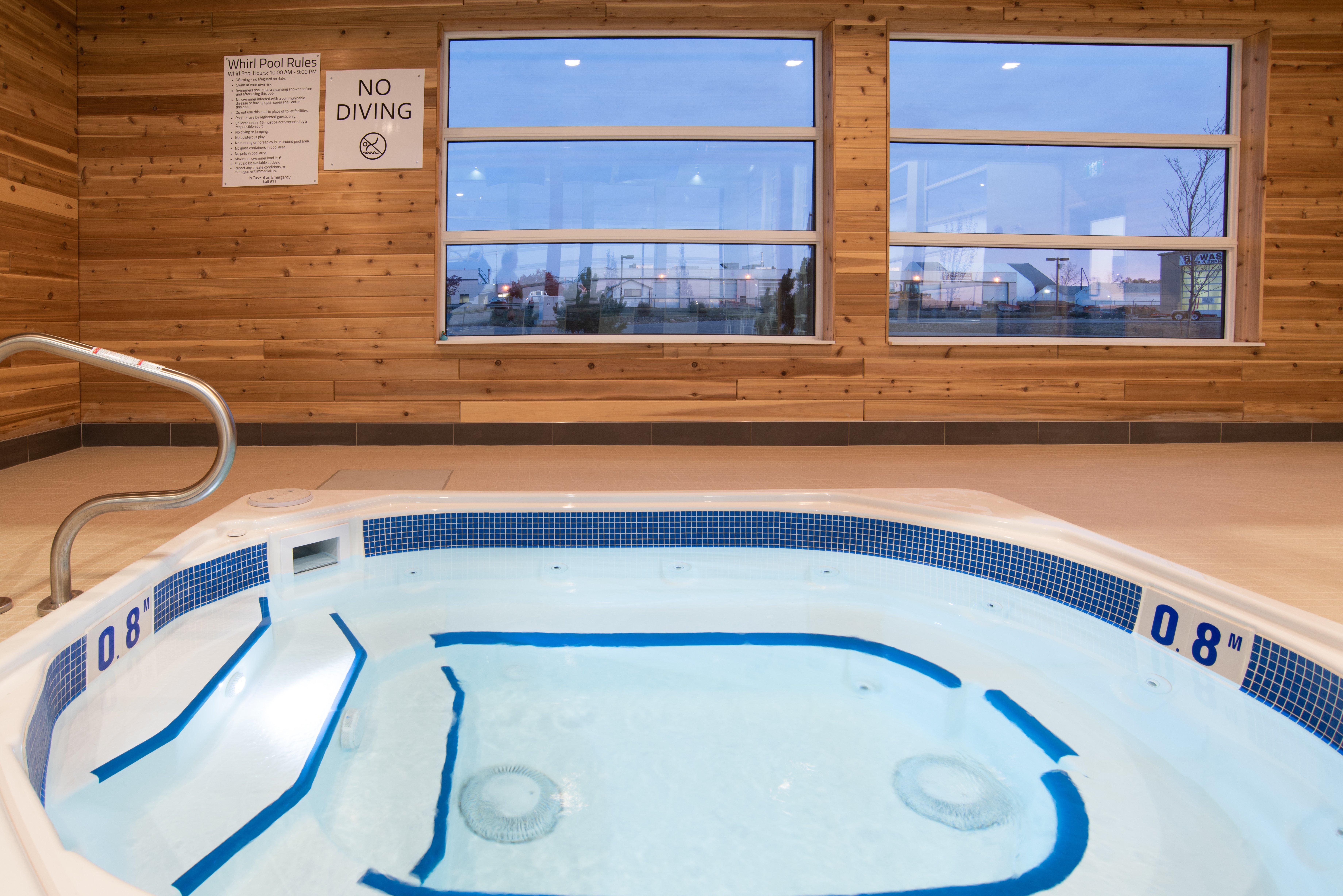 Holiday Inn Express & Suites - North Battleford By Ihg Exterior photo
