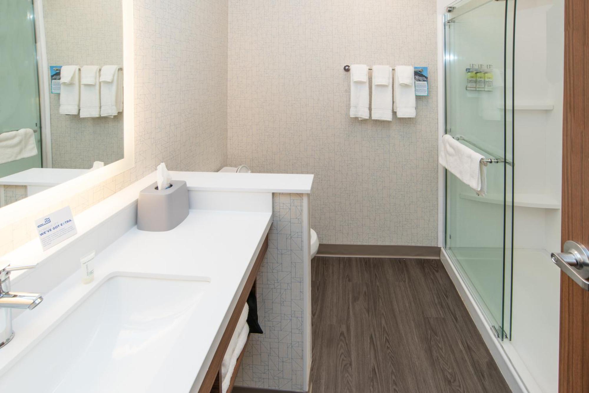 Holiday Inn Express & Suites - North Battleford By Ihg Exterior photo