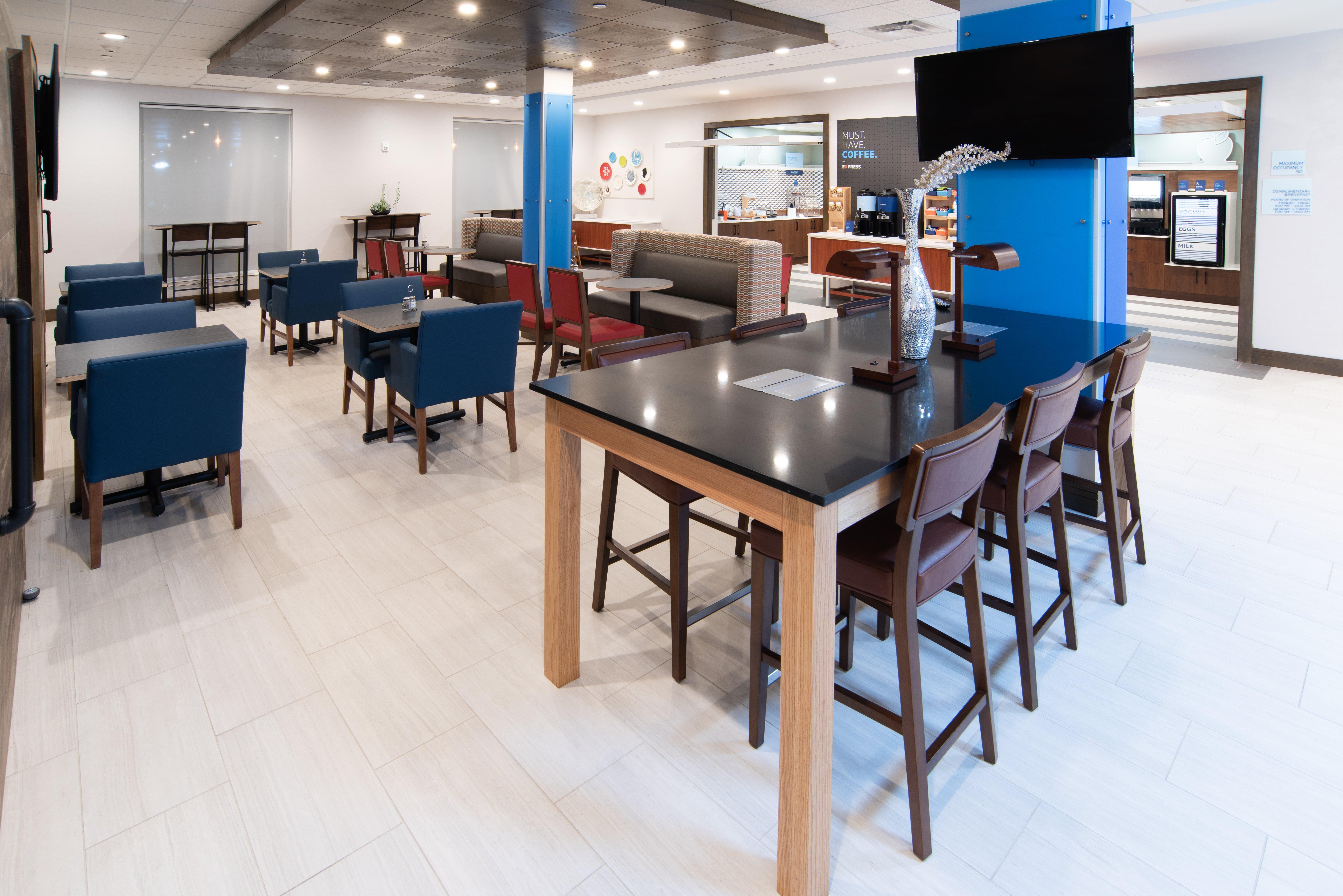 Holiday Inn Express & Suites - North Battleford By Ihg Exterior photo